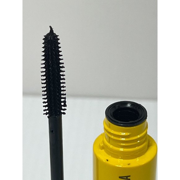 Cat`s Eye - Perfect Volume Mascara - Black - Picture 3 of 5